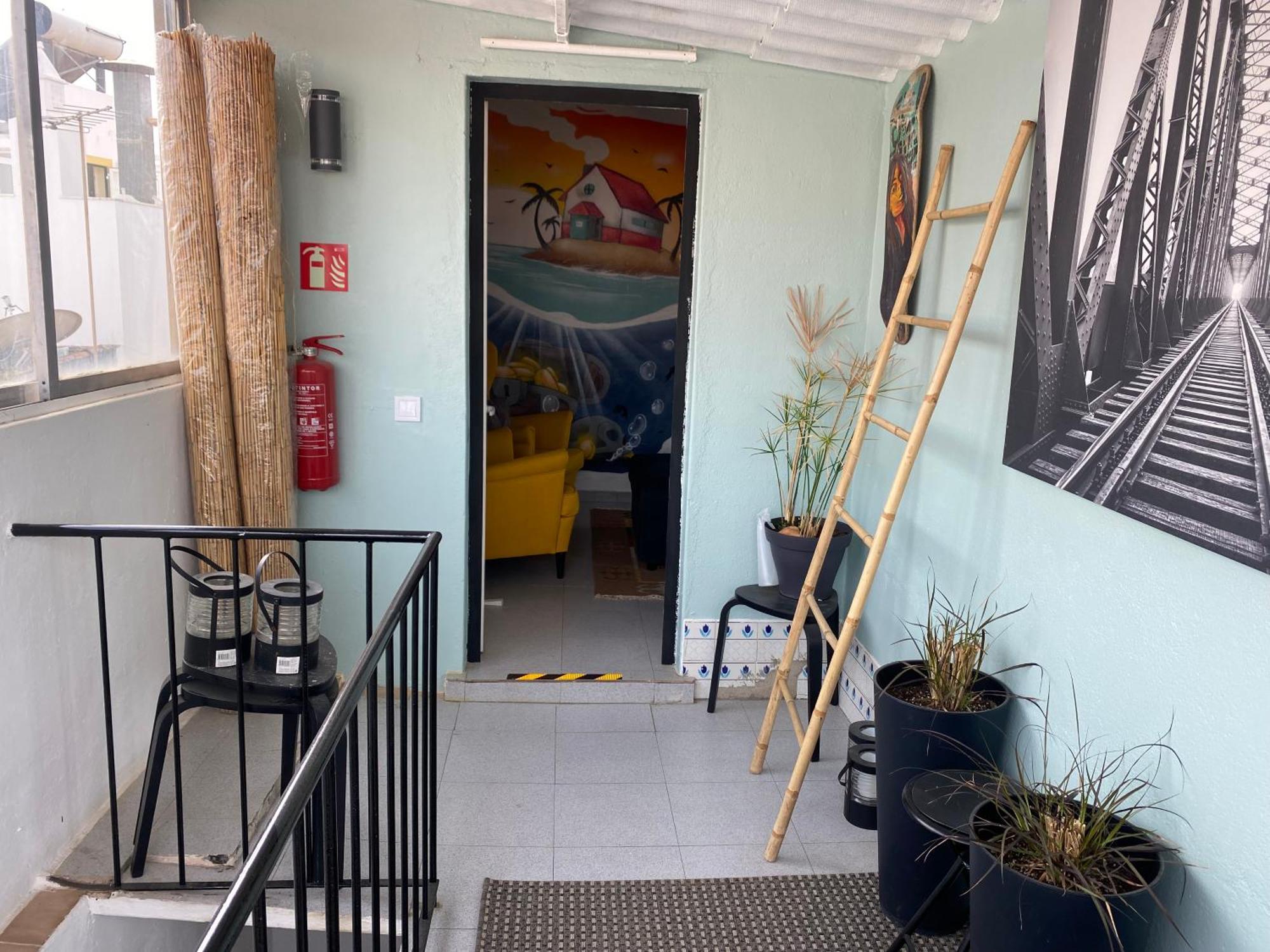 The Island Hostel & Cafe Lagos Exterior foto